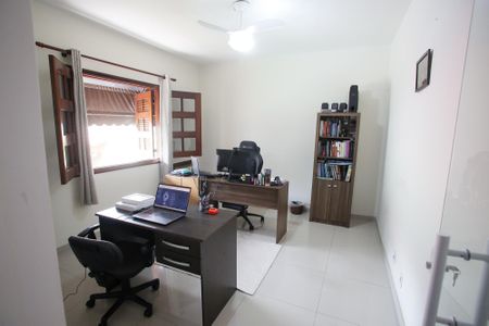 Casa à venda com 440m², 6 quartos e 4 vagasQuarto 5