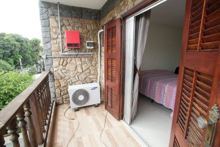 Casa à venda com 440m², 6 quartos e 4 vagasVaranda do Quarto Suíte 2