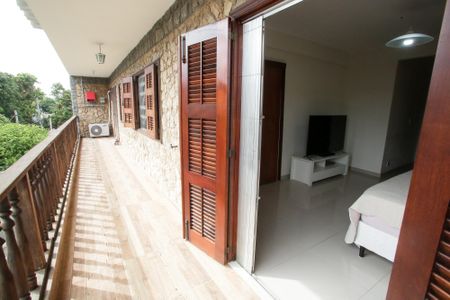 Casa à venda com 440m², 6 quartos e 4 vagasVaranda do Quarto Suíte 1