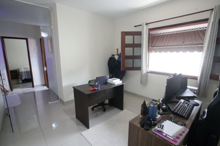 Casa à venda com 440m², 6 quartos e 4 vagasQuarto 5