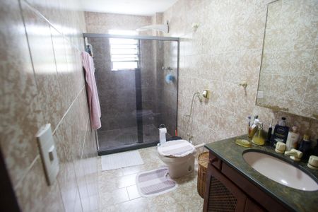 Casa à venda com 440m², 6 quartos e 4 vagasBanheiro do Quarto Suíte 1