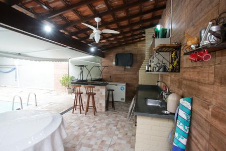 Casa à venda com 440m², 6 quartos e 4 vagasChurrasqueira