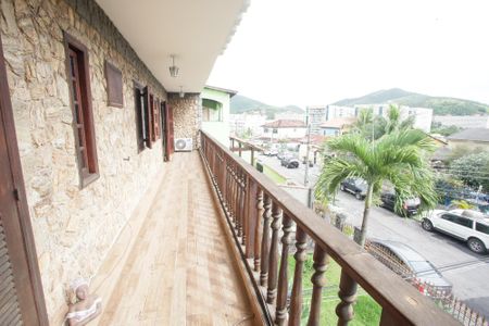 Casa à venda com 440m², 6 quartos e 4 vagasVaranda do Quarto Suíte 1