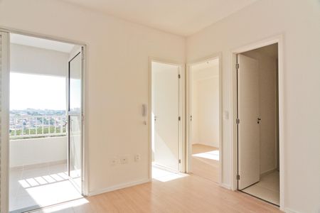 Sala e cozinha de apartamento para alugar com 2 quartos, 28m² em Jardim Jaragua (sao Domingos), São Paulo