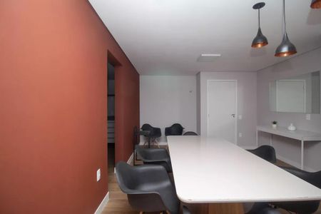 Apartamento para alugar com 28m², 2 quartos e sem vaga Apartamento para alugar com 28m², 2 quartos e sem vagaÁrea comum - Salão de festas