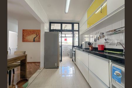 Apartamento à venda com 70m², 2 quartos e 1 vagaSala/Cozinha