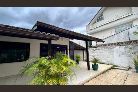 Casa de condomínio para alugar com 150m², 3 quartos e 1 vagaFachada 