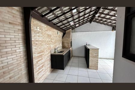 Casa de condomínio para alugar com 150m², 3 quartos e 1 vagaÁrea de Serviço