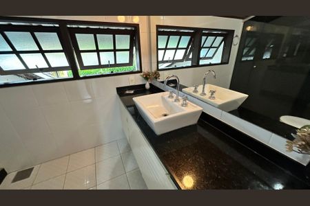 Casa de condomínio para alugar com 150m², 3 quartos e 1 vagaBanheiro quarto 3