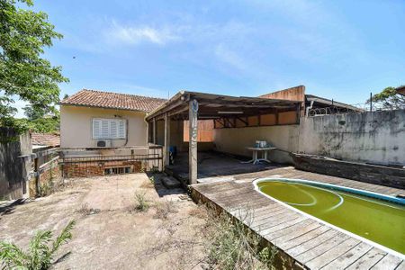 Casa à venda com 197m², 4 quartos e 4 vagasPiscina