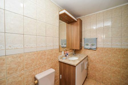 Casa à venda com 197m², 4 quartos e 4 vagasBanheiro 2