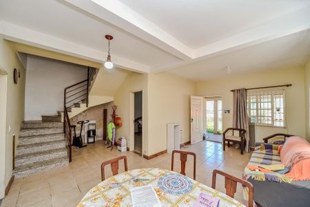 Sala de casa à venda com 4 quartos, 197m² em Jardim Itu, Porto Alegre