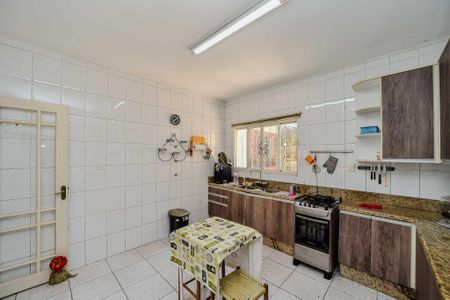 Casa à venda com 197m², 4 quartos e 4 vagasCozinha 