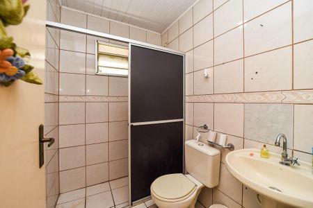 Casa à venda com 197m², 4 quartos e 4 vagasBanheiro 1