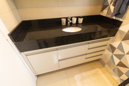 Apartamento para alugar com 80m², 2 quartos e 1 vaga Apartamento para alugar com 80m², 2 quartos e 1 vagaBanheiro