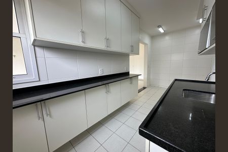 Apartamento para alugar com 107m², 3 quartos e 2 vagas Apartamento para alugar com 107m², 3 quartos e 2 vagasCozinha
