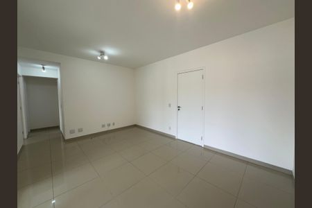 Apartamento para alugar com 107m², 3 quartos e 2 vagas Apartamento para alugar com 107m², 3 quartos e 2 vagasSala
