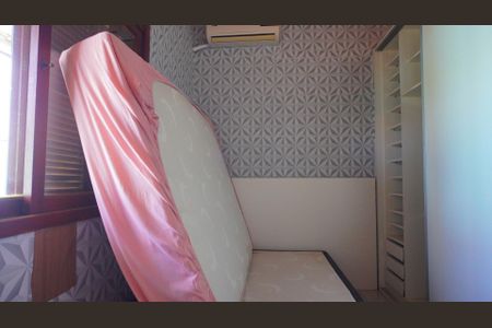 Casa à venda com 380m², 3 quartos e 6 vagas Casa à venda com 380m², 3 quartos e 6 vagasQuarto 2