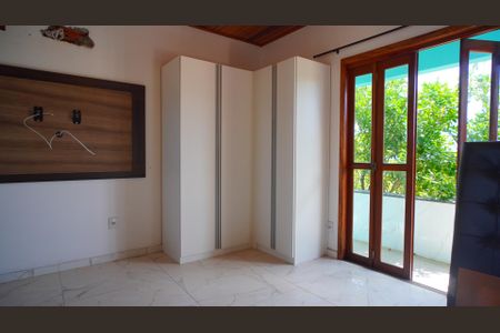 Casa à venda com 380m², 3 quartos e 6 vagas Casa à venda com 380m², 3 quartos e 6 vagasSuite