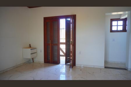 Casa à venda com 380m², 3 quartos e 6 vagas Casa à venda com 380m², 3 quartos e 6 vagasSuite