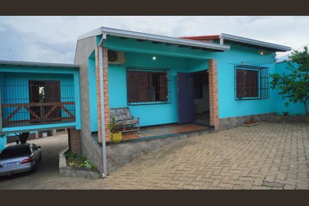 Casa à venda com 380m², 3 quartos e 6 vagas Casa à venda com 380m², 3 quartos e 6 vagasFachada casa