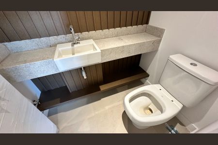 Lavabo de apartamento à venda com 4 quartos, 156m² em Barra da Tijuca, Rio de Janeiro