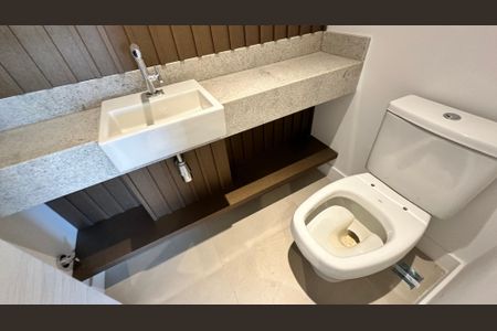 Lavabo de apartamento à venda com 4 quartos, 156m² em Barra da Tijuca, Rio de Janeiro