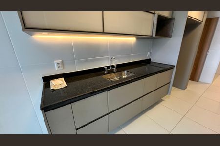 Apartamento para alugar com 156m², 4 quartos e 2 vagas Apartamento para alugar com 156m², 4 quartos e 2 vagasCozinha