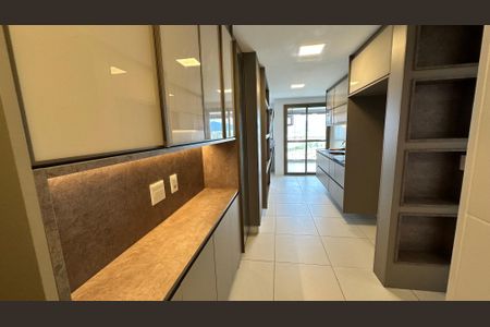 Apartamento para alugar com 156m², 4 quartos e 2 vagas Apartamento para alugar com 156m², 4 quartos e 2 vagasCozinha