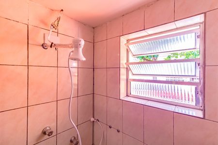 Casa para alugar com 80m², 2 quartos e 2 vagas Casa para alugar com 80m², 2 quartos e 2 vagasBanheiro Social