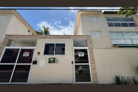 Apartamento para alugar com 85m², 2 quartos e 2 vagasFachada