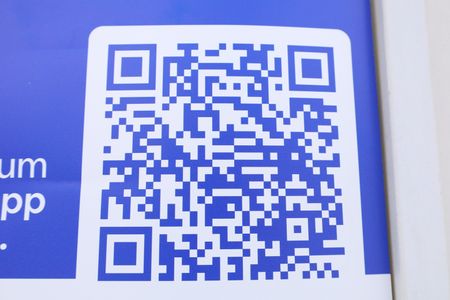 Casa de condomínio à venda com 70m², 2 quartos e 1 vagaPlaca instalada no portão do condomínio - Código da placa ZNHJ-1316