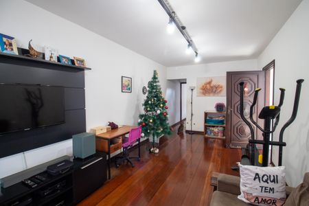 Casa à venda com 150m², 3 quartos e 2 vagasSala