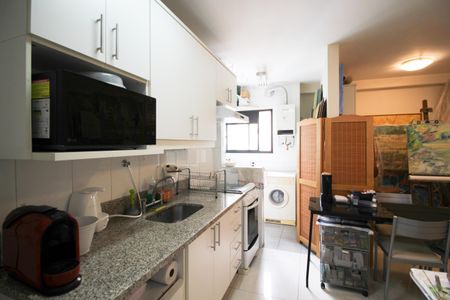 Apartamento à venda com 96m², 3 quartos e 2 vagas Apartamento à venda com 96m², 3 quartos e 2 vagasCozinha