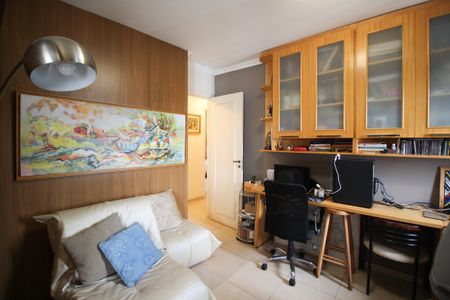 Apartamento à venda com 96m², 3 quartos e 2 vagas Apartamento à venda com 96m², 3 quartos e 2 vagasEscritório