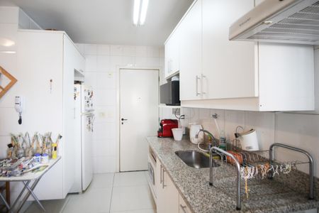 Apartamento à venda com 96m², 3 quartos e 2 vagas Apartamento à venda com 96m², 3 quartos e 2 vagasCozinha