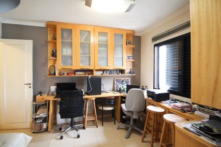 Apartamento à venda com 96m², 3 quartos e 2 vagas Apartamento à venda com 96m², 3 quartos e 2 vagasEscritório