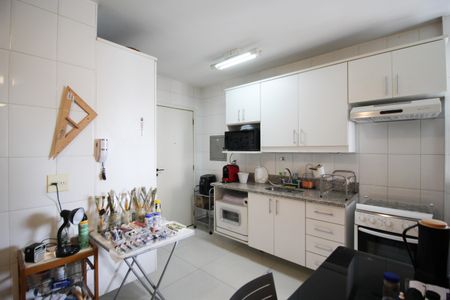 Apartamento à venda com 96m², 3 quartos e 2 vagas Apartamento à venda com 96m², 3 quartos e 2 vagasCozinha