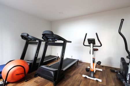 Apartamento à venda com 96m², 3 quartos e 2 vagas Apartamento à venda com 96m², 3 quartos e 2 vagasÁrea comum - Academia