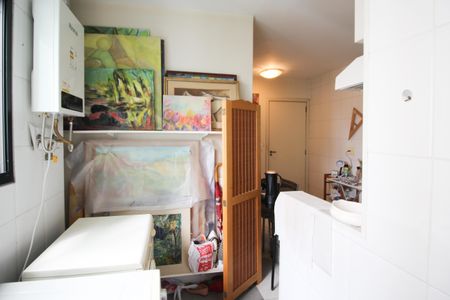 Apartamento à venda com 96m², 3 quartos e 2 vagas Apartamento à venda com 96m², 3 quartos e 2 vagasÁrea de Serviço