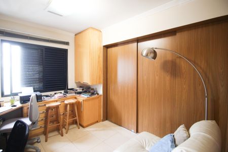 Apartamento à venda com 96m², 3 quartos e 2 vagas Apartamento à venda com 96m², 3 quartos e 2 vagasEscritório