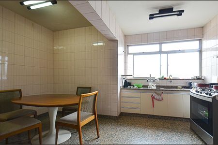 Apartamento à venda com 194m², 3 quartos e 3 vagasCozinha