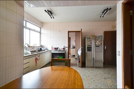 Apartamento à venda com 194m², 3 quartos e 3 vagasCozinha