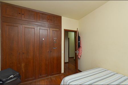 Apartamento à venda com 194m², 3 quartos e 3 vagasQuarto 2