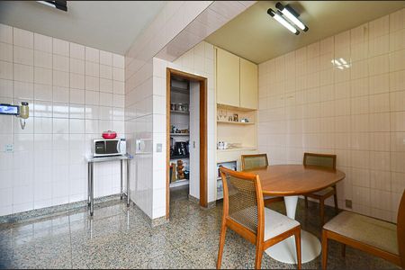 Apartamento à venda com 194m², 3 quartos e 3 vagasCozinha