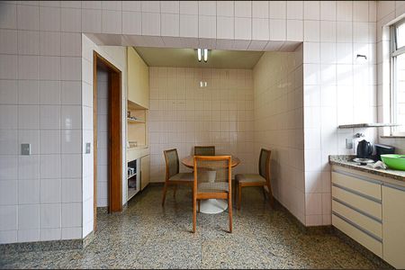 Apartamento à venda com 194m², 3 quartos e 3 vagasCozinha