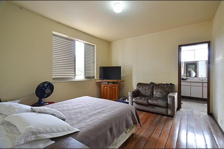 Apartamento à venda com 194m², 3 quartos e 3 vagasSuíte