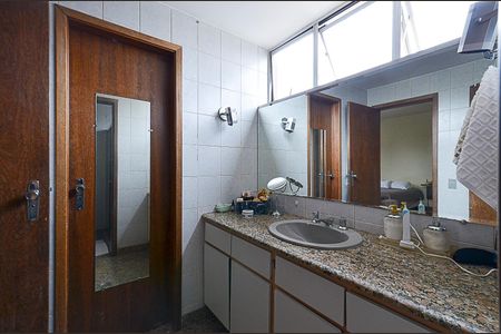 Apartamento à venda com 194m², 3 quartos e 3 vagasBanheiro Suíte