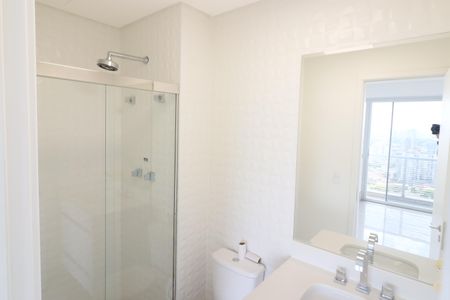 Banheiro de kitnet/studio para alugar com 1 quarto, 44m² em Centro, Osasco
