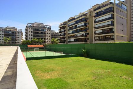 Apartamento para alugar com 190m², 3 quartos e 2 vagas Apartamento para alugar com 190m², 3 quartos e 2 vagasÁrea Comum - Quadra Esportiva